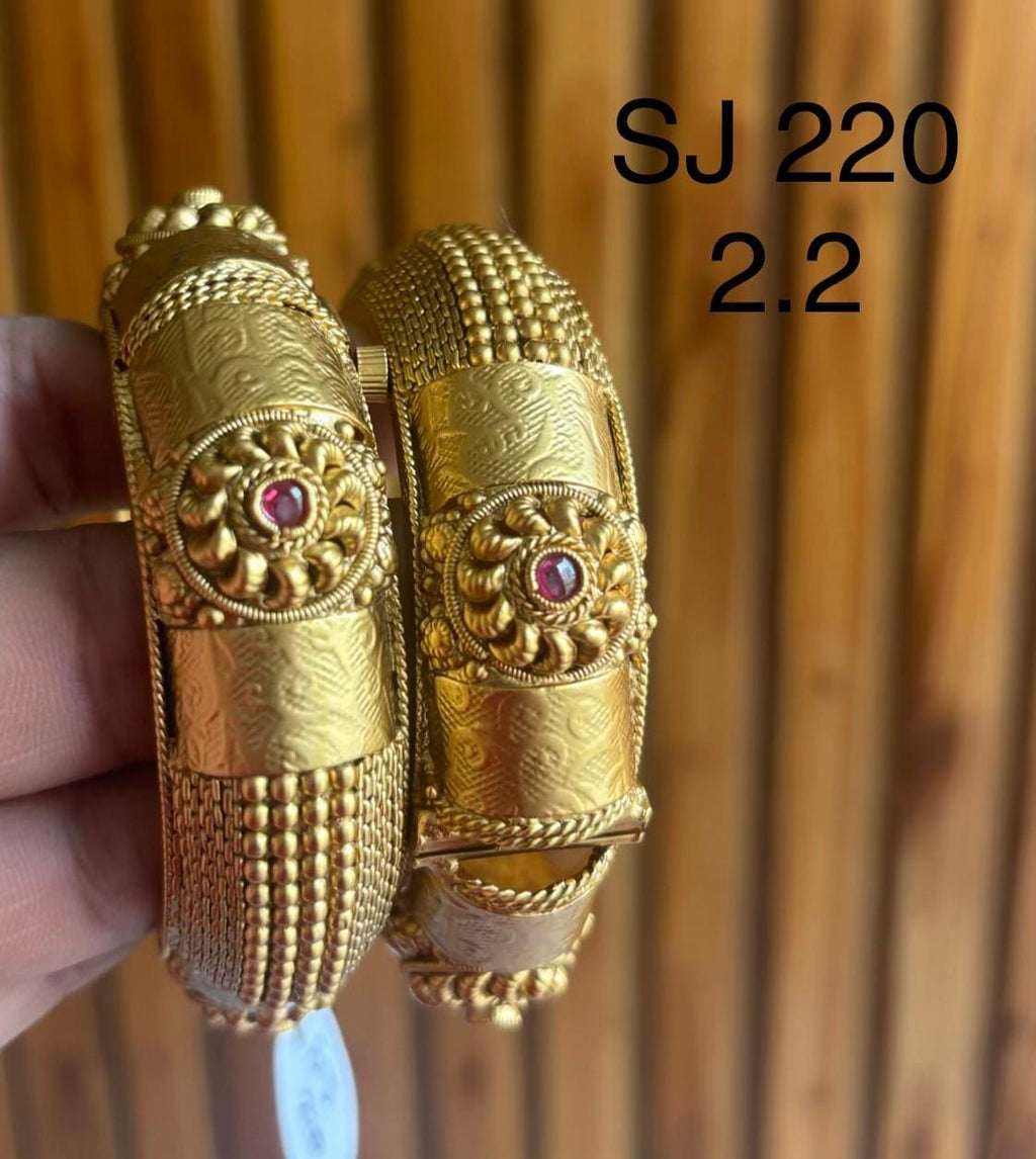 Kundan Central Floral Cuff Bangle Set — original client product photograph