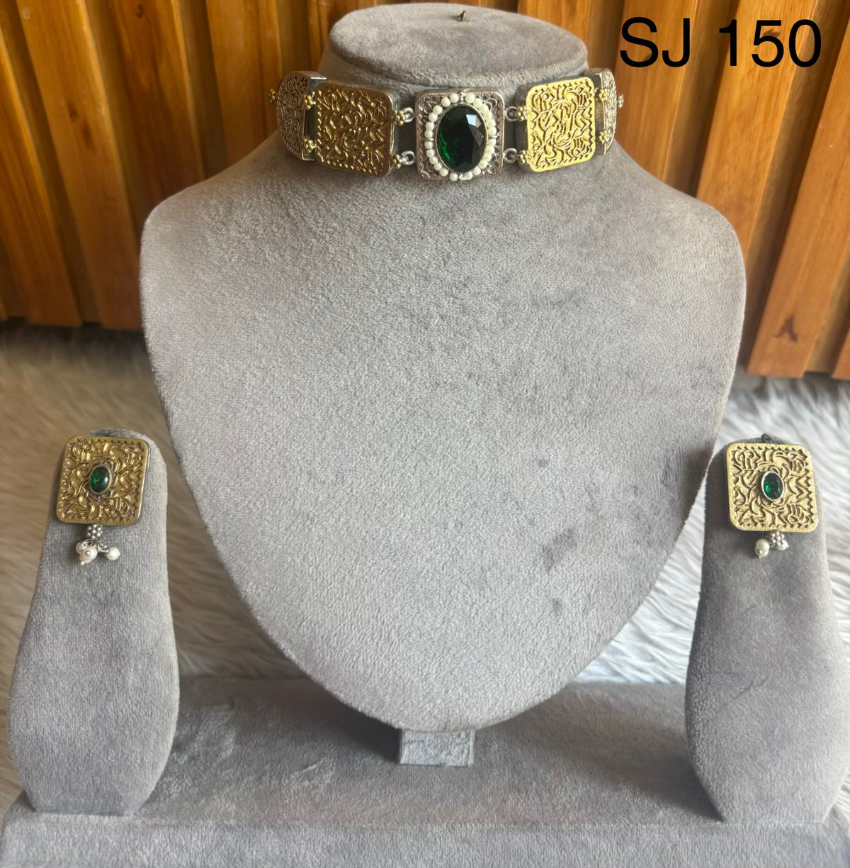 Fusion Black Stone Panel Choker Set — original product photograph