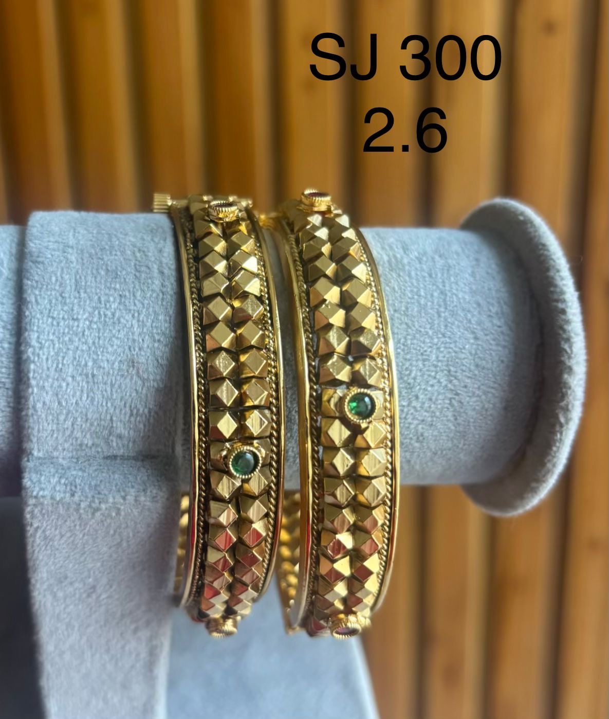 Kundan Diamond Pattern Multicolour Bangle Set — original client product photograph