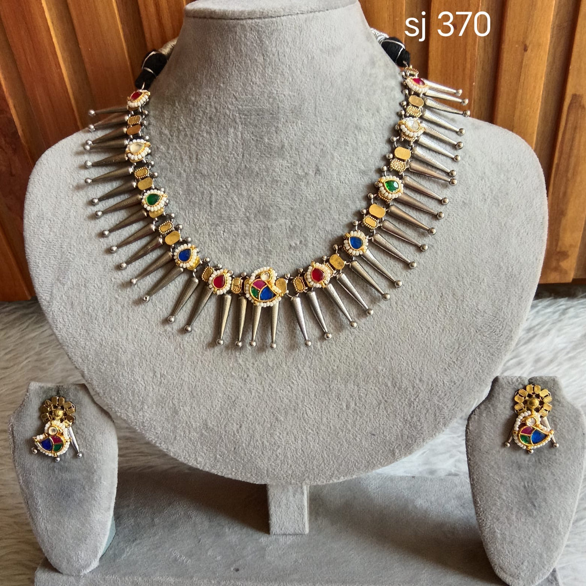 Fusion Multicolour Spike Necklace Set — original product photograph