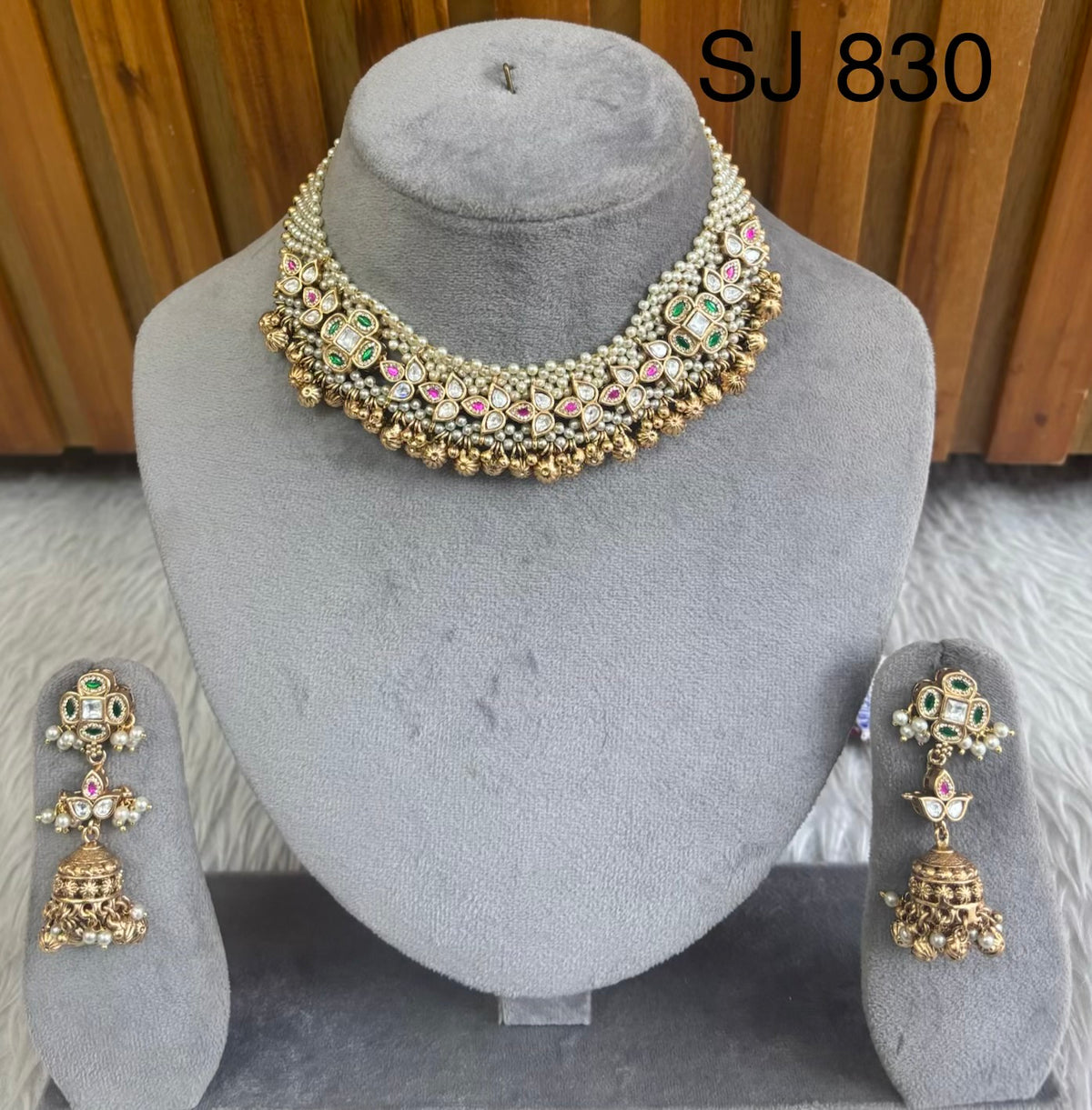 Brass material Moti Kundan set
