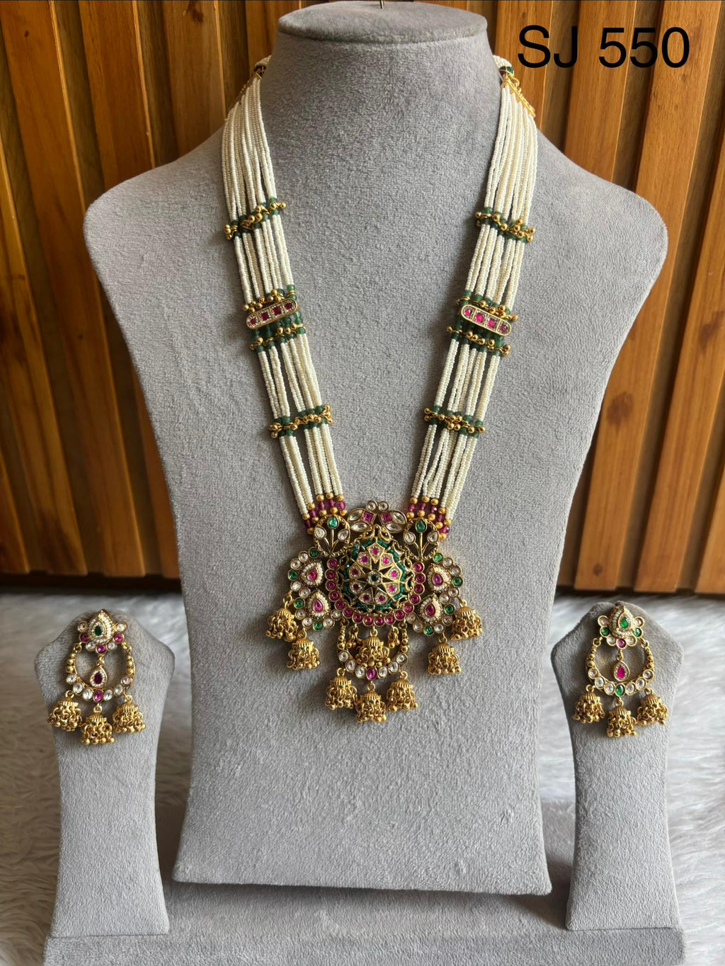 Heritage White Bead Floral Pendant Set — original product photograph
