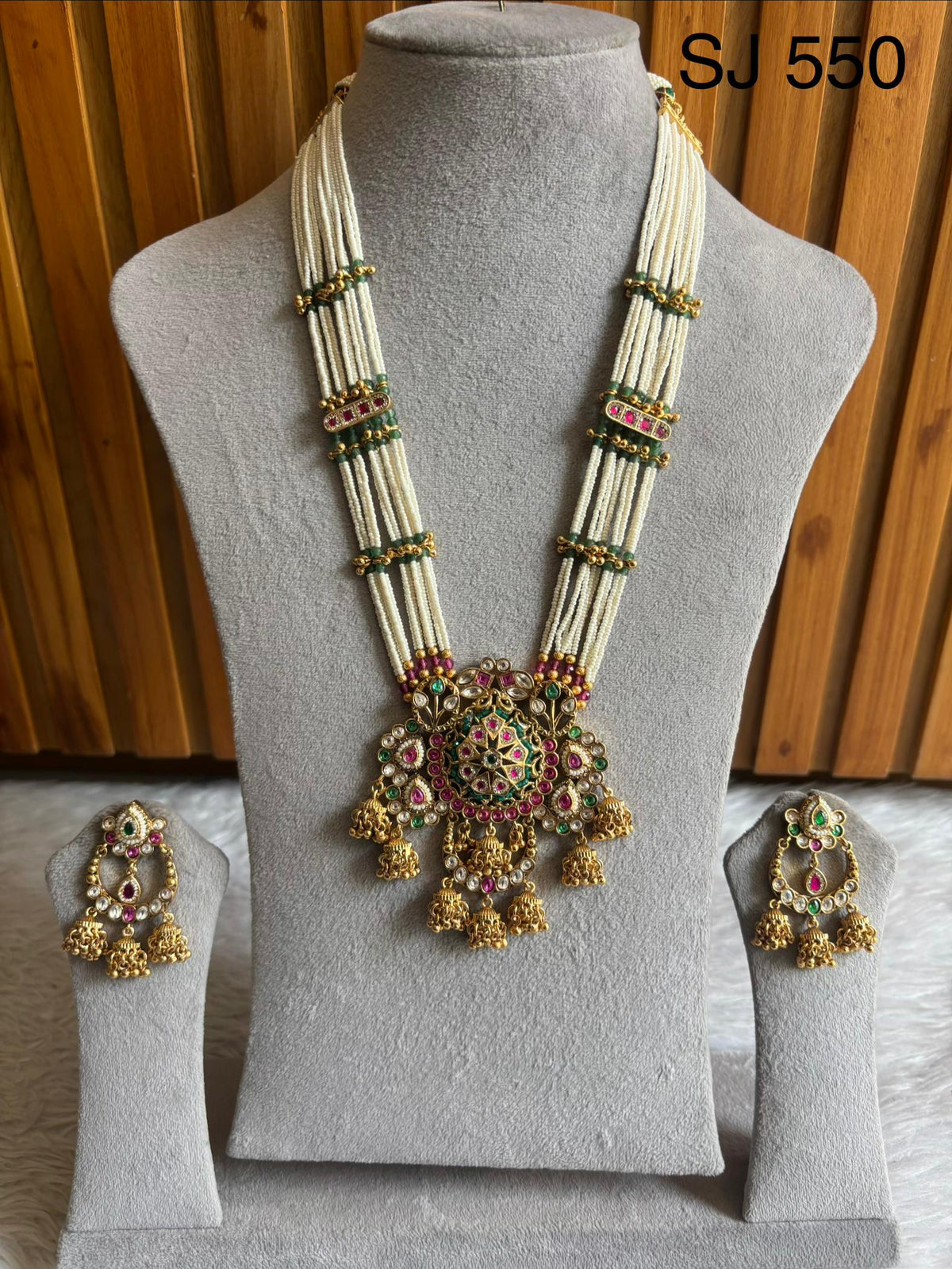 Heritage White Bead Floral Pendant Set — original product photograph
