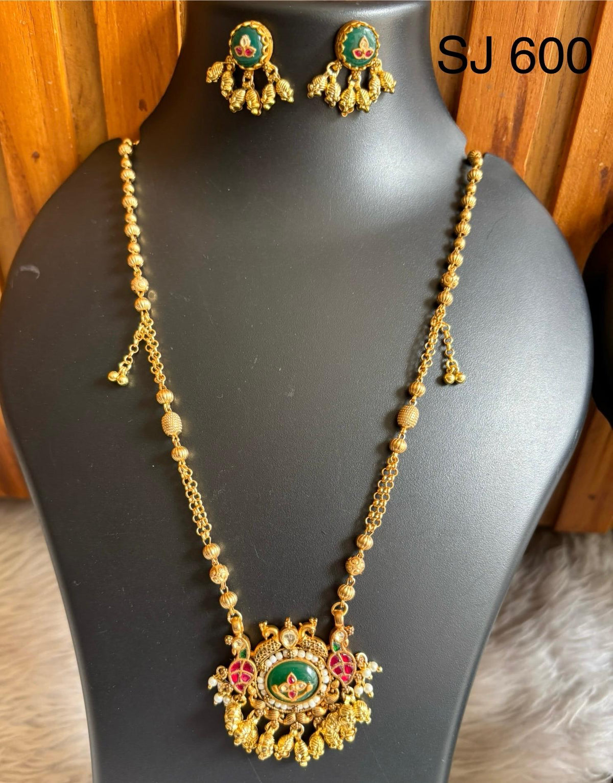 Kundan Green Medallion Chain Set — original product photograph