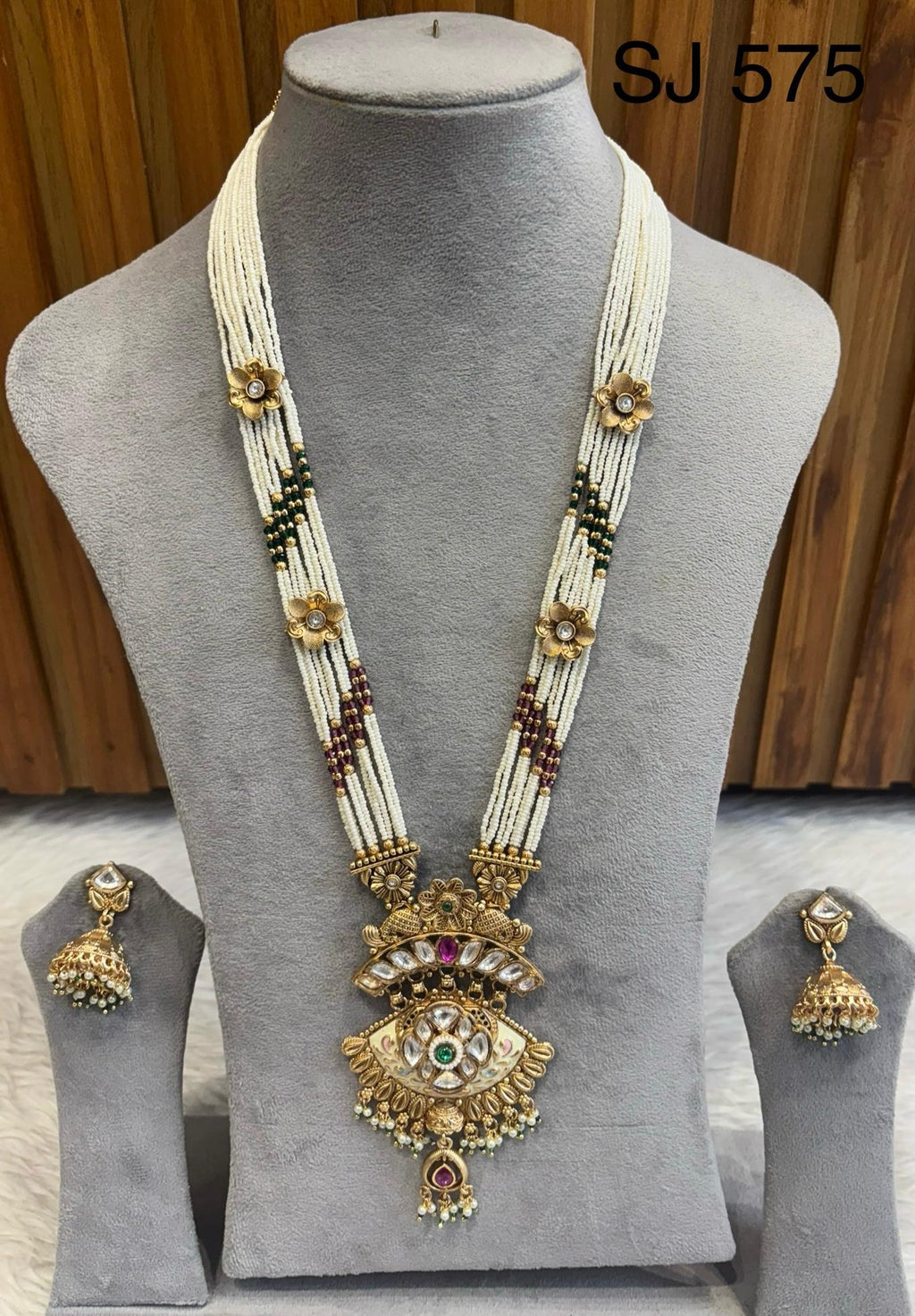 Heritage White Strand Pendant Set — original product photograph
