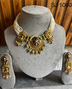 Heritage Paisley Motif Necklace Set — original product photograph